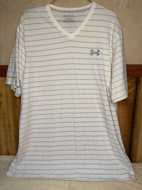 Under Armour Heat Gear CLEAN White V-Neck Short Sleeve Striped Performance
